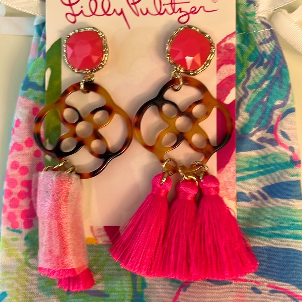 NWT Lilly Pulitzer Sandpiper Earrings Razberry Sold out at Lilly Pulitzer